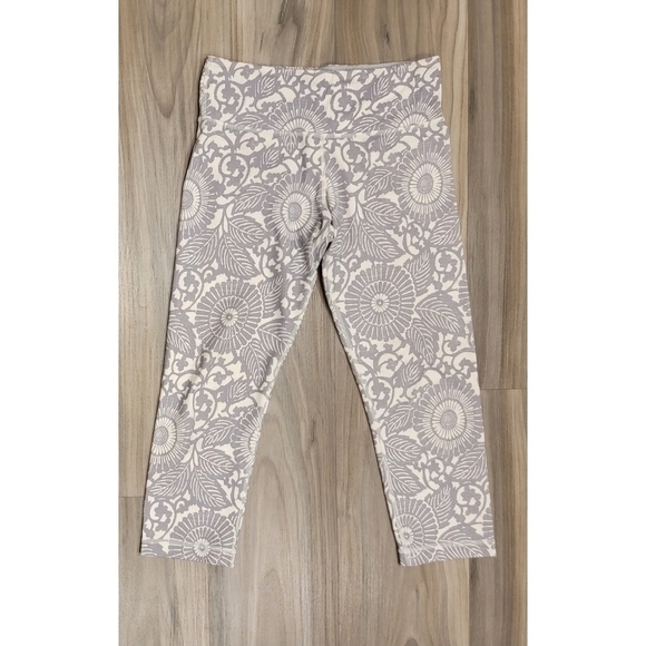 Lululemon Cropped Leggings - Picture 1 of 8